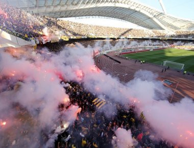 ΟΑΚΑ: Εντυπωσιακή ατμόσφαιρα στο ντέρμπι AEK-Ολυμπιακός (φωτό)